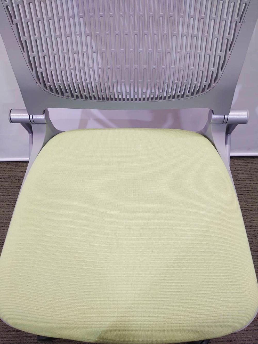 【中古・送料無料 地域限定】美品 会議チェア お得な4脚セット 2020年製 オカムラ グラータ - 画像 (7)