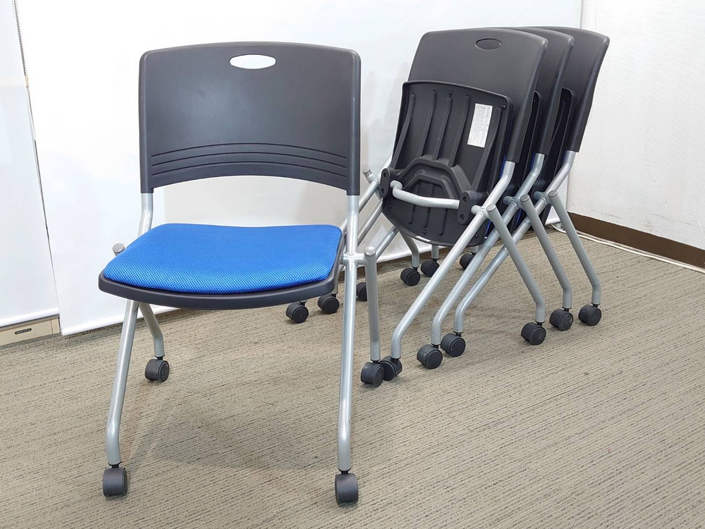 【送料無料 地域限定】4脚セット 平行スタックチェア 会議用チェア【中古】 - 画像 (8)
