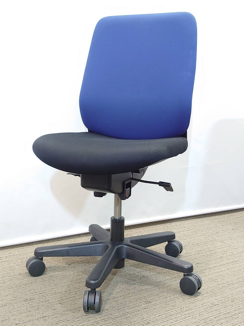 【中古・送料無料 地域限定】10脚セット ITOKI トルテ 国産 オフィスチェア - 画像 (3)