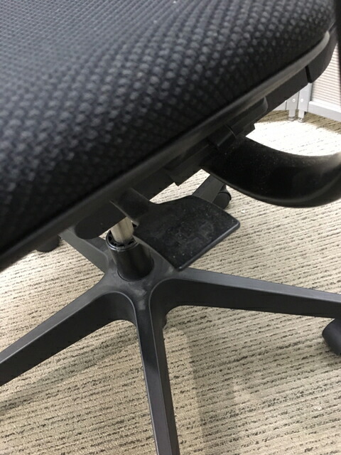 【中古・国産】イトーキ プラオ PRAO オフィスチェア 可動肘付き - 画像 (8)