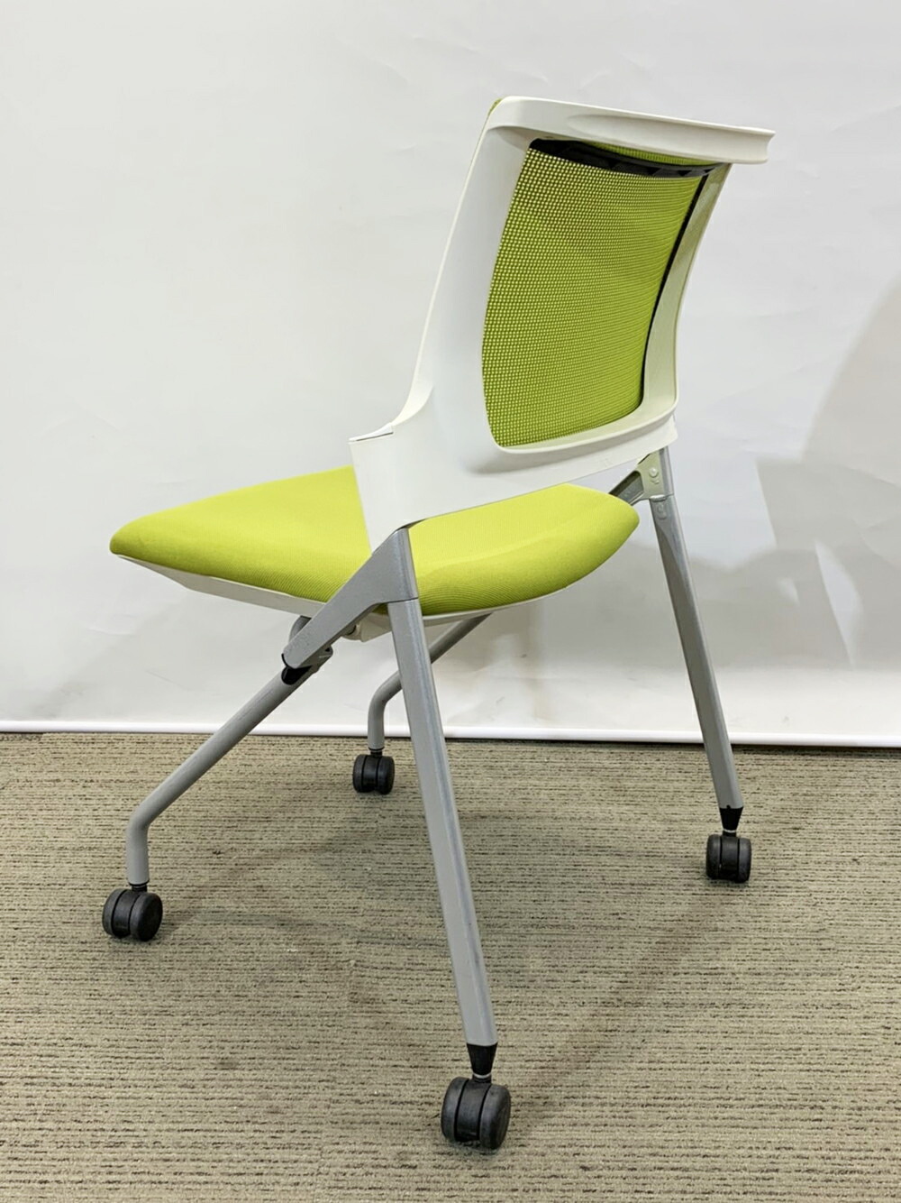 【送料無料 地域限定】4脚セット 会議用チェア ネスタブルチェア ITOKI Monon【中古】 - 画像 (4)