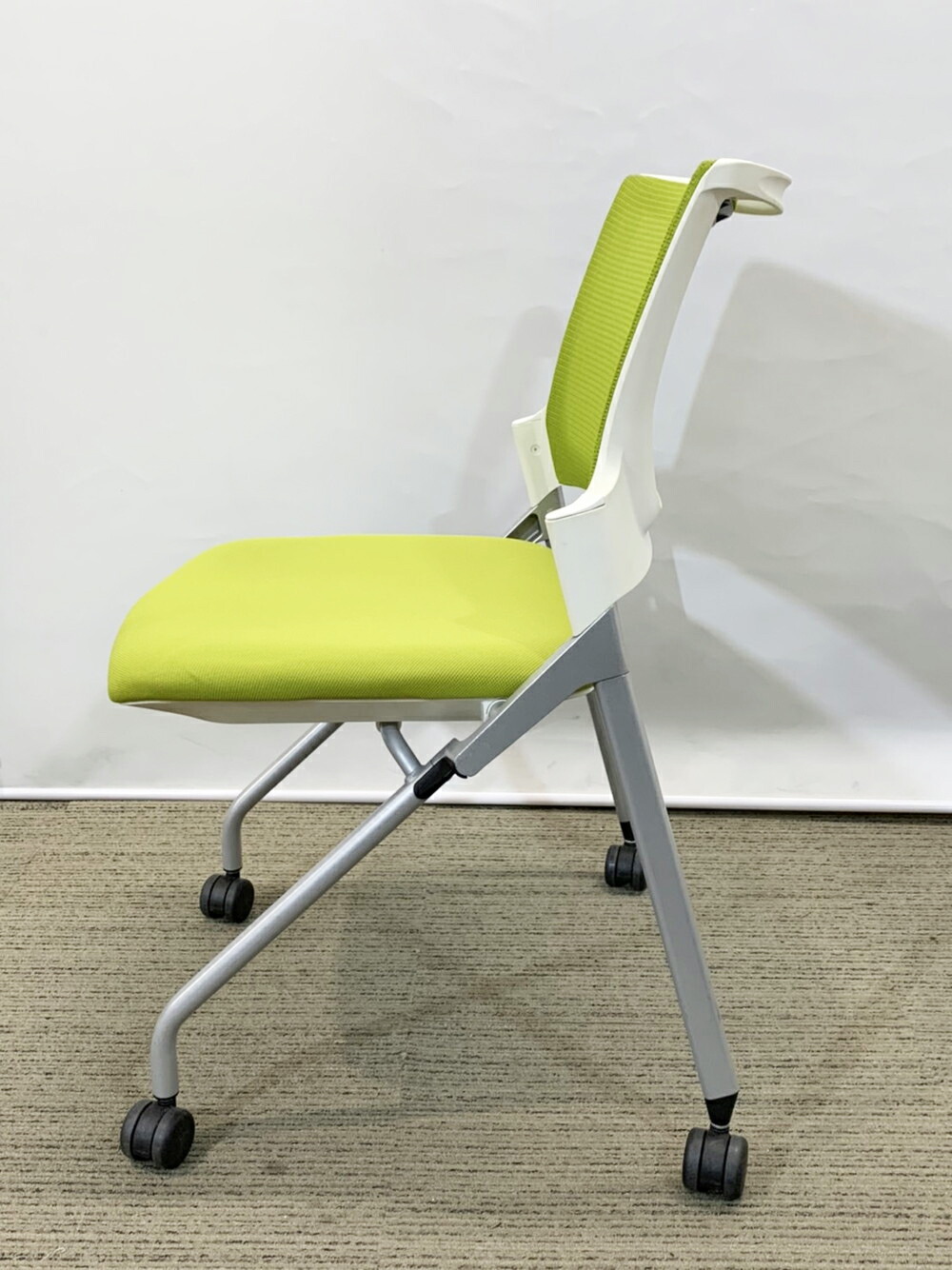 【送料無料 地域限定】4脚セット 会議用チェア ネスタブルチェア ITOKI Monon【中古】 - 画像 (6)