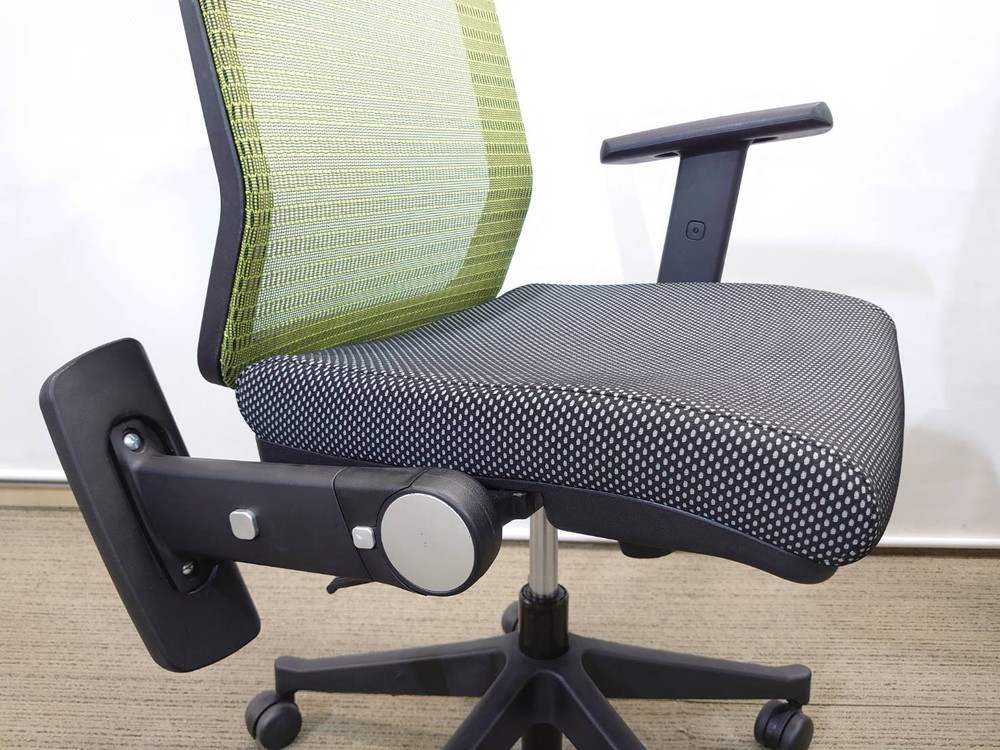 【中古】エルゴノミックチェア オフィスチェア ひじ付き 役員チェア - 画像 (8)