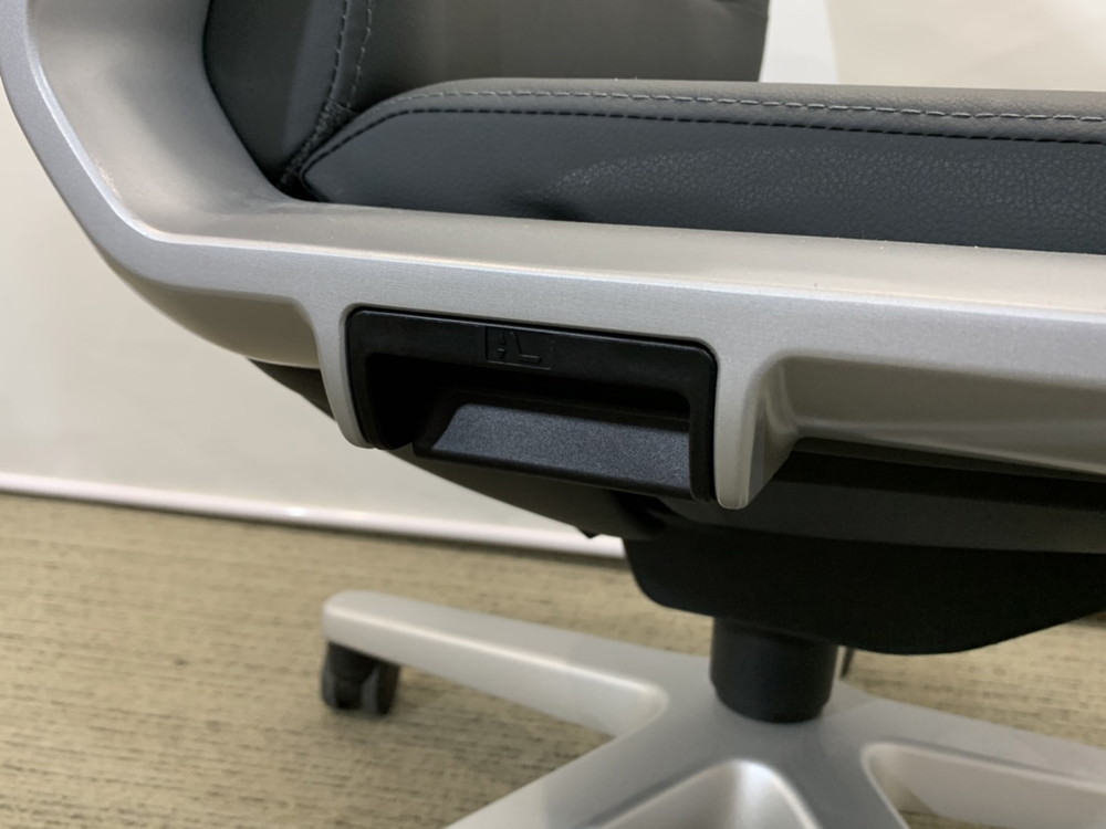 【中古・送料無料 地域限定】ひじ付き オフィスチェア デスクチェア - 画像 (8)