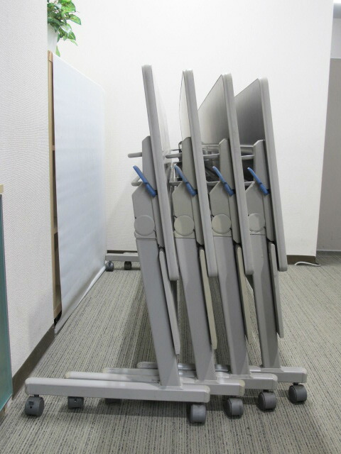 【中古】会議テーブル 4台セット 折りたたみテーブル スタッキングテーブル - 画像 (4)