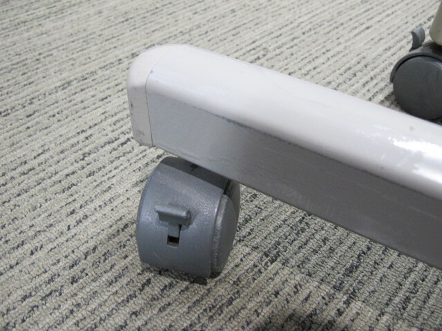 W1800×D600×H700 折りたたみテーブル 折り畳みテーブル ミーティングテーブル 会議テーブル スタックテーブル フォールディングテーブル 会議テーブル KOKUYO【中古オフィス家具】【中古】 - 画像 (4)