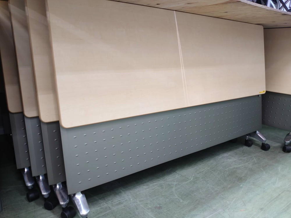 【中古 送料無料 東京地区限定】木目ナチュラル 折り畳み フォールディングテーブル お得な4台セット - 画像 (2)