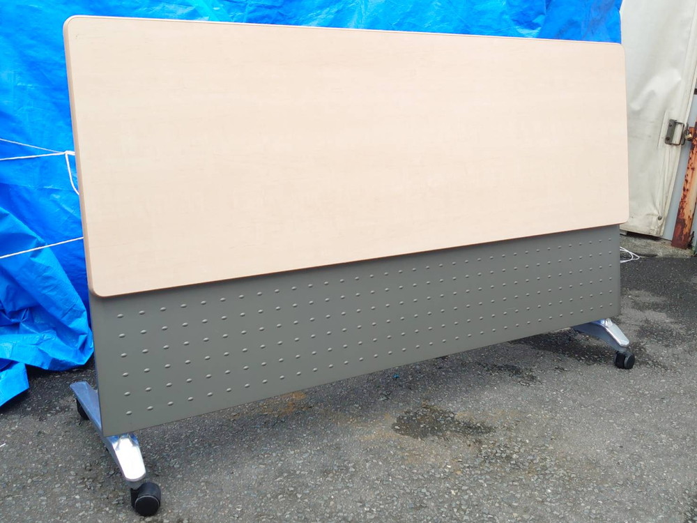 【中古 送料無料 東京地区限定】木目ナチュラル 折り畳み フォールディングテーブル お得な4台セット - 画像 (5)