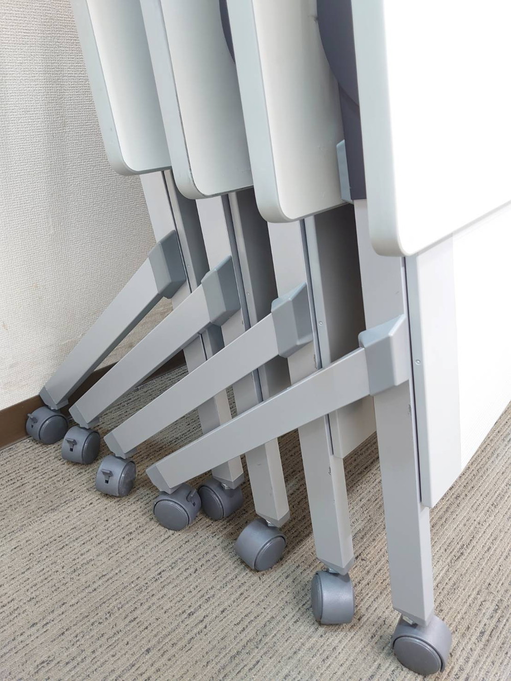 【送料無料 東京地区限定】4台セット 折りたたみテーブル ナイキ NAIKI【中古】 - 画像 (11)