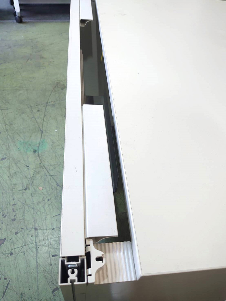 【送料無料 東京地区限定】【20台入荷】【美品】5台セット 平机 5人用 開業セット ホワイト色 W1400×1台 W1000×4台 スチールデスク オフィスデスク 事務デスク ワークデスク 事務机 平デスク デスクセット ITOKI CX 国産 【中古オフィス家具】【中古】 - 画像 (9)