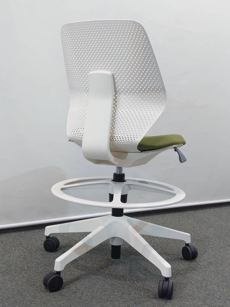 【新品】【未開封】【数量限定!!】 イトーキ キュアチェア QuA ライトタスクチェア メッシュバック ハイチェア オフィスチェア デスクチェア メッシュチェア キャスターチェア【未使用】【中古】【新古品】 - 画像 (3)