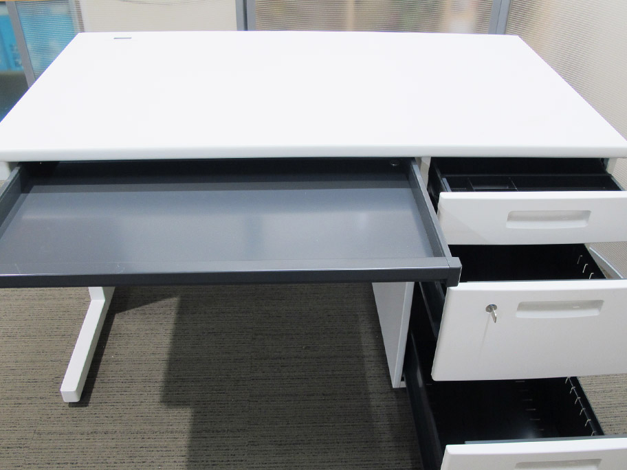 【美品】4人用 コクヨ ピクサ 開業セット 片袖机 片袖デスク オフィスデスク 事務机 ワークデスク スチールデスク 事務デスク オフィス用デスク 4台セット - 画像 (7)