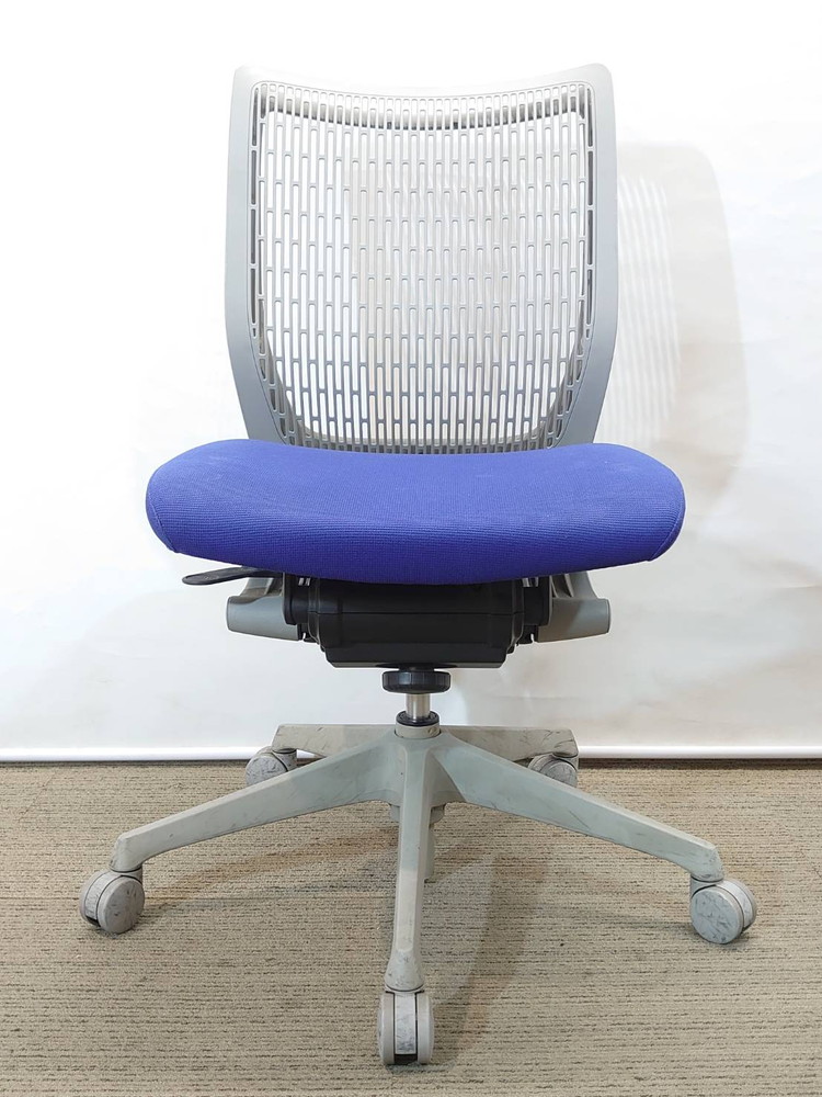 【送料無料 地域限定】4脚セット オフィスチェア メッシュチェア デスクチェア 事務チェア キャスターチェア 事務イス オカムラ 事務椅子 パソコンチェア ワークチェア ワークチェア テレワーク リモートワーク 在宅勤務 在宅ワーク オカムラ 岡村製作所 okamura ヴィスコンテ Visconte 国産 【中古オフィス家具】 【中古】 - 画像 (5)