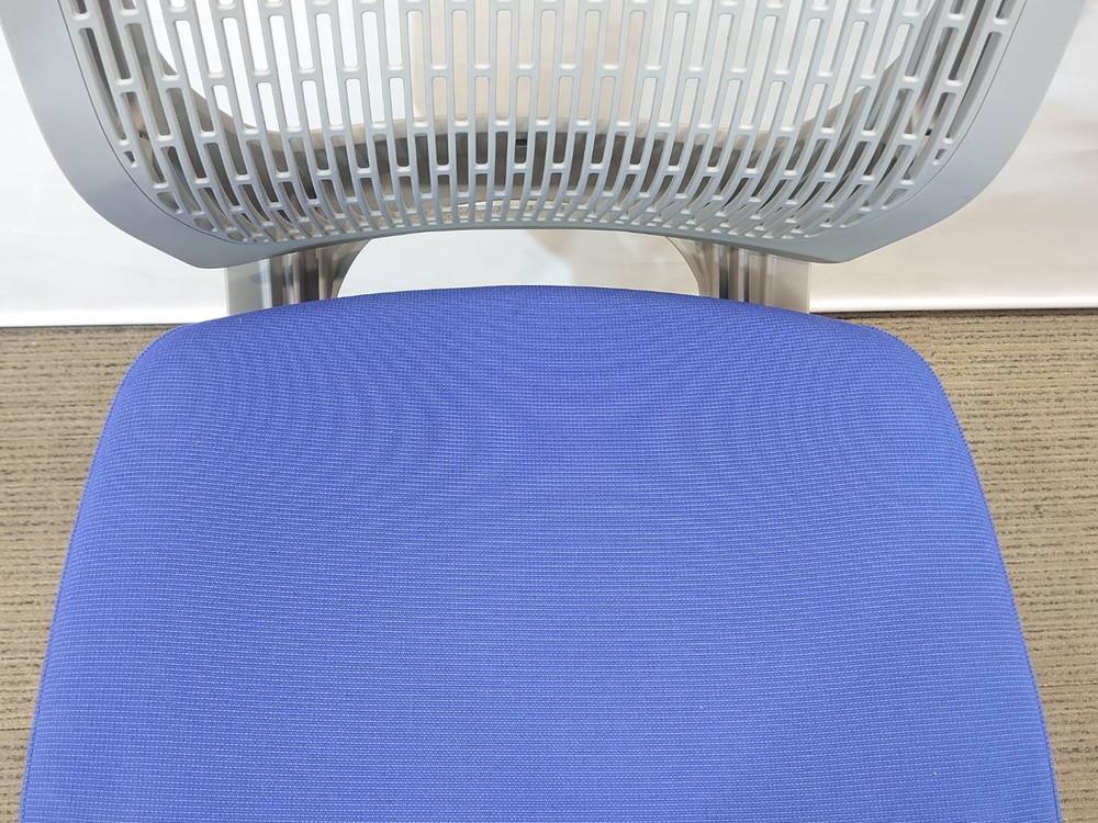 【送料無料 地域限定】4脚セット オフィスチェア メッシュチェア デスクチェア 事務チェア キャスターチェア 事務イス オカムラ 事務椅子 パソコンチェア ワークチェア ワークチェア テレワーク リモートワーク 在宅勤務 在宅ワーク オカムラ 岡村製作所 okamura ヴィスコンテ Visconte 国産 【中古オフィス家具】 【中古】 - 画像 (7)