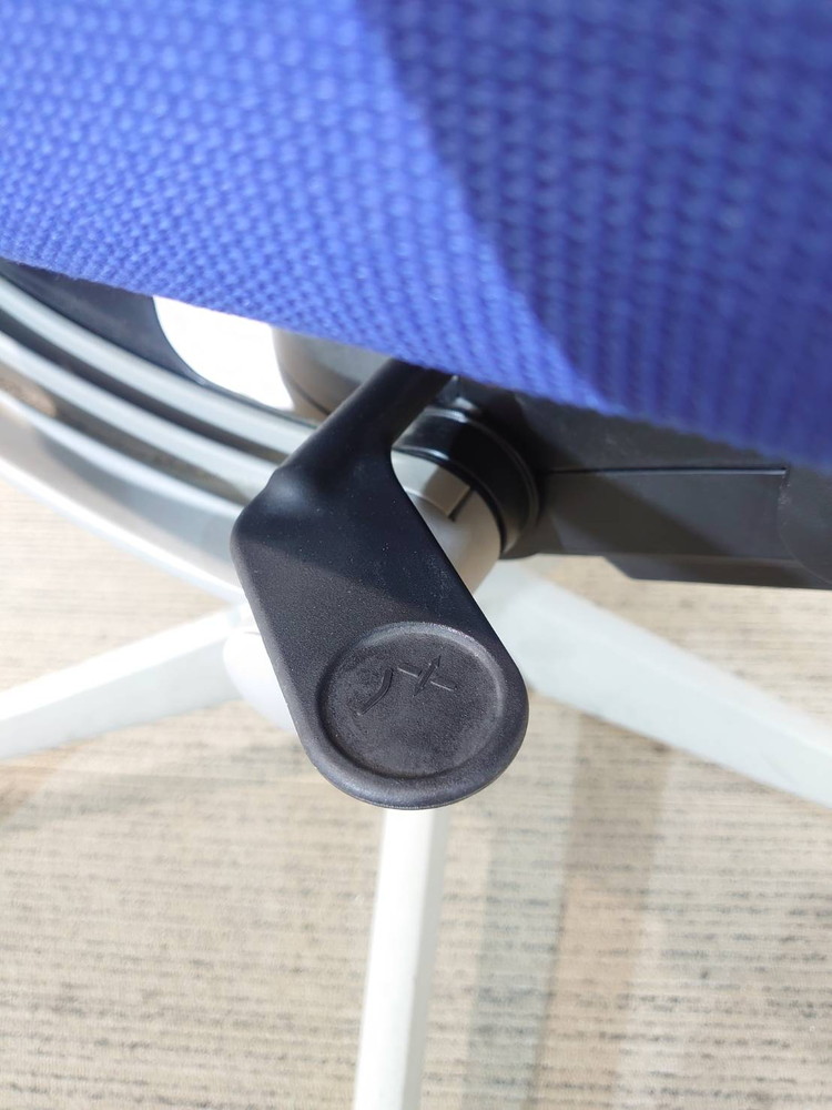 【送料無料 地域限定】4脚セット オフィスチェア メッシュチェア デスクチェア 事務チェア キャスターチェア 事務イス オカムラ 事務椅子 パソコンチェア ワークチェア ワークチェア テレワーク リモートワーク 在宅勤務 在宅ワーク オカムラ 岡村製作所 okamura ヴィスコンテ Visconte 国産 【中古オフィス家具】 【中古】 - 画像 (8)