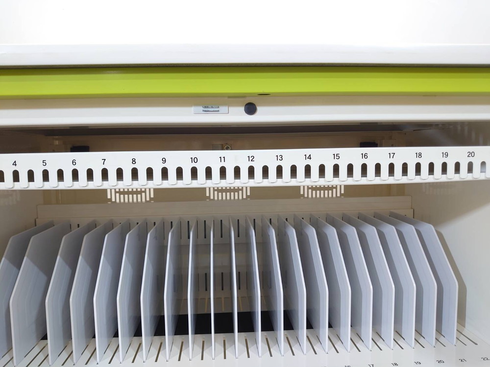 【中古】 【送料無料 東京地区限定】 タブレット収納保管庫 収納キャビネット PC収納庫 最大88台 カギ付き 保管庫 CAI-CAB26WN サンワサプライ 13.3インチ対応 国産 - 画像 (5)