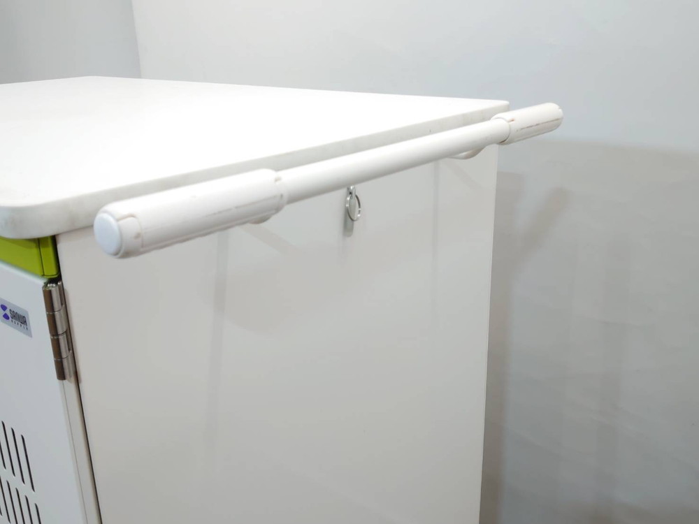 【中古】 【送料無料 東京地区限定】 タブレット収納保管庫 収納キャビネット PC収納庫 最大88台 カギ付き 保管庫 CAI-CAB26WN サンワサプライ 13.3インチ対応 国産 - 画像 (8)