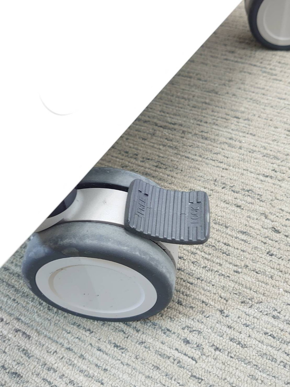 【中古】 【送料無料 東京地区限定】 タブレット収納保管庫 収納キャビネット PC収納庫 最大88台 カギ付き 保管庫 CAI-CAB26WN サンワサプライ 13.3インチ対応 国産 - 画像 (9)