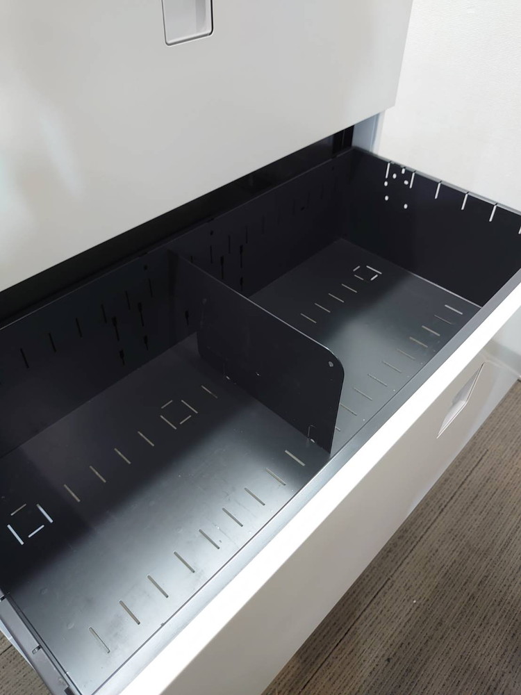 【送料無料 東京地区限定】 ラテラル書庫 キャビネット 4段 鍵付き書庫 ホワイト色 スチール書庫 オカムラ レクトライン 国産 【中古オフィス家具】【中古】 - 画像 (4)