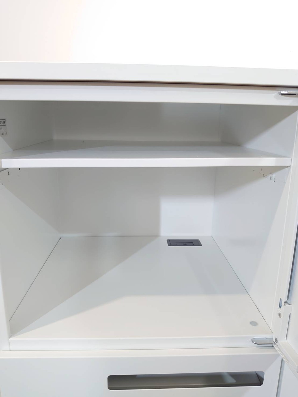 6人用 パーソナルロッカー 投函口付き メールボックス 貴重品ロッカー ダイヤル錠タイプ【中古オフィス家具】【中古】 - 画像 (3)