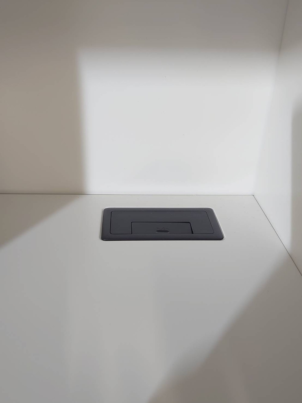 6人用 パーソナルロッカー 投函口付き メールボックス 貴重品ロッカー ダイヤル錠タイプ【中古オフィス家具】【中古】 - 画像 (5)