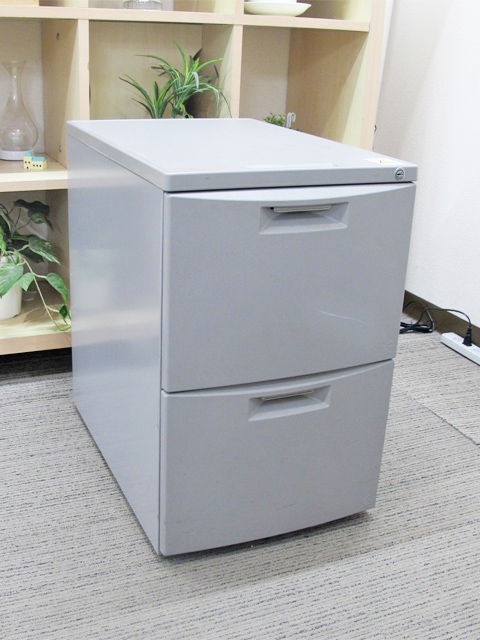 【法人限定送料無料】イトーキ CZ 2段ワゴン 鍵付き ワゴン サイドワゴン デスクワゴン キャスターワゴン 事務ワゴン 袖机 脇机【中古オフィス家具】【中古】 - 画像 (2)