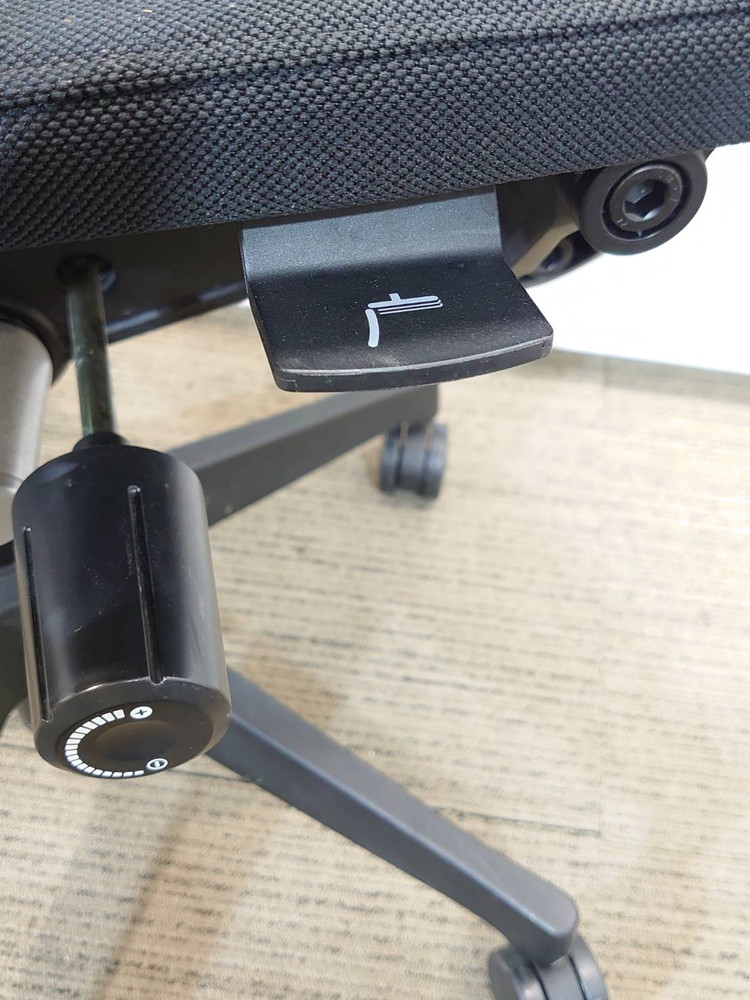 役員用チェア キャスターチェア ワークチェア マネジメントチェア エグゼクティブチェア イトーキ スピーナ エラストマーバック 国産 【送料無料 地域限定】4脚セット オフィスチェア デスクチェア 事務チェア 役員チェア 肘付き【中古オフィス家具】【中古】 - 画像 (10)