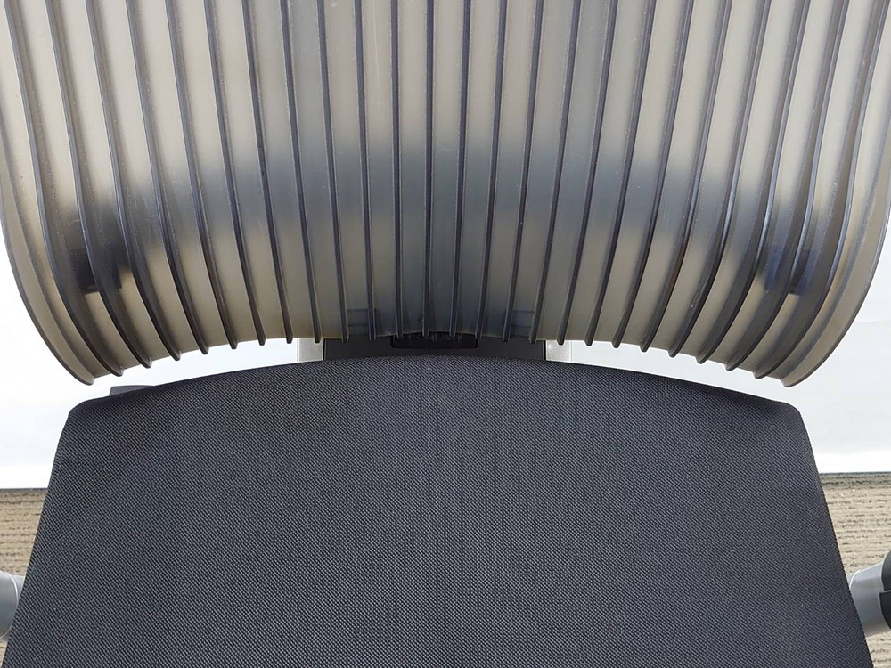 役員用チェア キャスターチェア ワークチェア マネジメントチェア エグゼクティブチェア イトーキ スピーナ エラストマーバック 国産 【送料無料 地域限定】4脚セット オフィスチェア デスクチェア 事務チェア 役員チェア 肘付き【中古オフィス家具】【中古】 - 画像 (9)