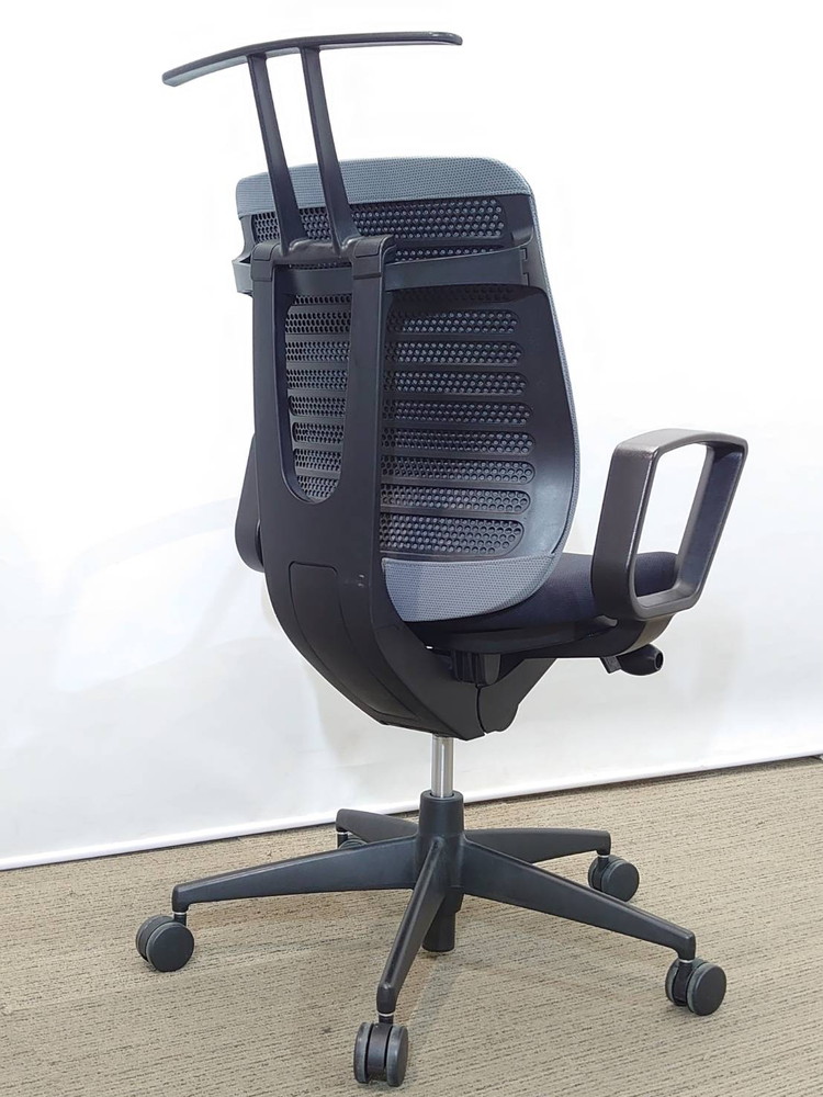 ハンガー付き キャスターチェア PCチェア オフィスチェアー 事務椅子 事務イス 事務いす KOKUYO CRS-G1900F6 オフィスチェア OAチェア デスクチェア 事務チェア キャスターチェア 肘付き コクヨ ベルガー【中古オフィス家具】【中古】 - 画像 (2)