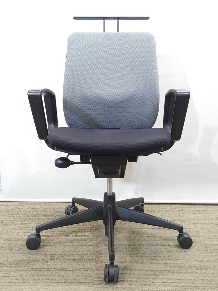 ハンガー付き キャスターチェア PCチェア オフィスチェアー 事務椅子 事務イス 事務いす KOKUYO CRS-G1900F6 オフィスチェア OAチェア デスクチェア 事務チェア キャスターチェア 肘付き コクヨ ベルガー【中古オフィス家具】【中古】 - 画像 (3)