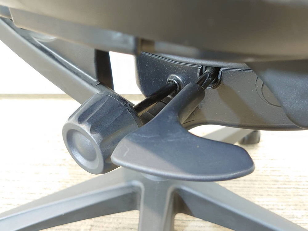 【送料無料 地域限定】キャスターチェア OAチェア PCチェア 事務イス 事務椅子 事務いす 事務用チェア イナバインターナショナル INABA 国産 イエラ Yera オフィスチェア デスクチェア ハイバック ワークチェア パソコンチェア 事務チェア ハンガー付き 肘無し【中古オフィス家具】【中古】 - 画像 (6)