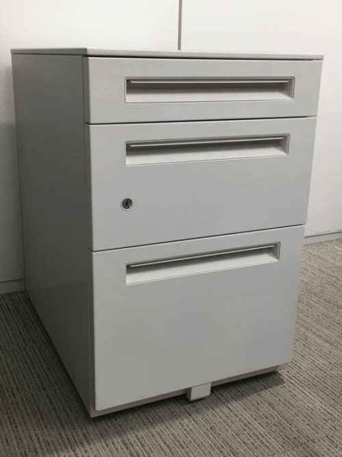 鍵付き カギ付き 机下収納ワゴン インサイドワゴン 3段ワゴン スチールワゴン 内田洋行 UCHIDA 国産 【法人限定送料無料】ウチダ ST 3段 キャスターワゴン デスクワゴン 事務ワゴン カギ付き サイドワゴン 袖机 脇机 ワゴン【中古オフィス家具】【中古】