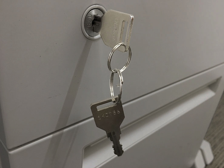 鍵付き カギ付き 机下収納ワゴン インサイドワゴン 3段ワゴン スチールワゴン 内田洋行 UCHIDA 国産 【法人限定送料無料】ウチダ ST 3段 キャスターワゴン デスクワゴン 事務ワゴン カギ付き サイドワゴン 袖机 脇机 ワゴン【中古オフィス家具】【中古】 - 画像 (3)