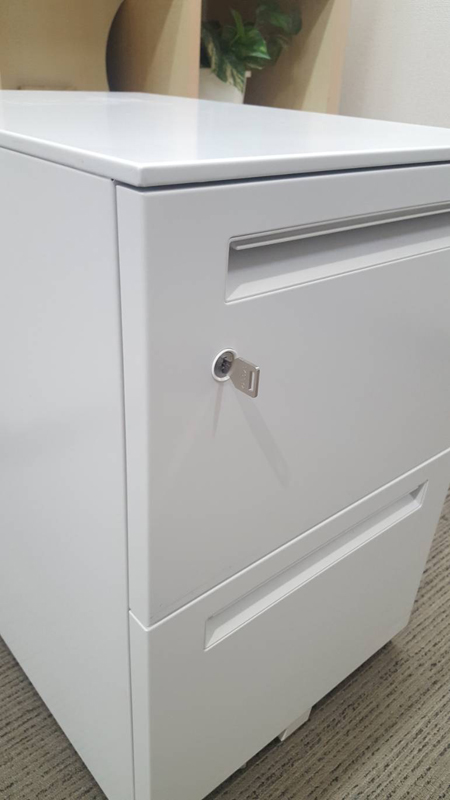 カギ付き 鍵付き ホワイト色 ワゴン インサイドワゴン 机下収納ワゴン 2段ワゴン 内田洋行 STワゴン 国産 【法人限定送料無料】【在庫20台あり】ウチダ ST デスクワゴン 事務ワゴン サイドワゴン キャスターワゴン 2段 袖机 脇机【中古オフィス家具】【中古】 - 画像 (3)