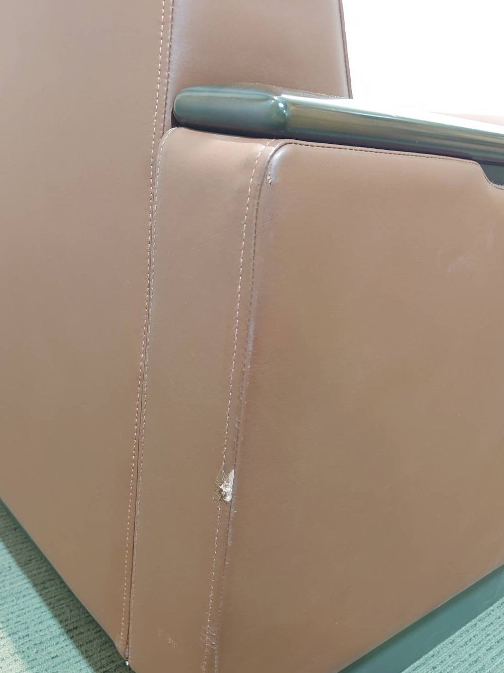 イトーキ ソファ 応接ソファ 3人掛けソファ 合皮ソファ アームソファ W1840×D760×H680 役員室 応接室 待合室 中古ソファ LYK-13DCH3 国産 【中古オフィス家具】【中古】 - 画像 (6)