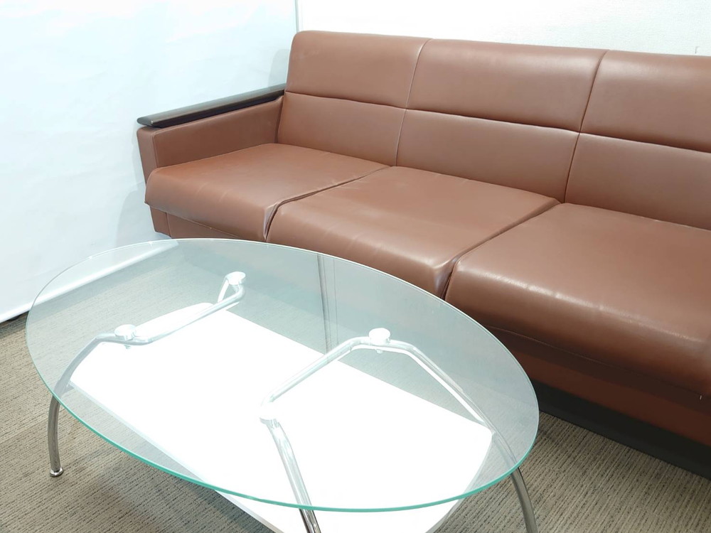 【送料無料 東京地区限定】 応接セット 3点セット 3人掛けソファ テーブル ソファセット 役員 会議 イトーキ LYK 応接ソファ ニトリ ガラステーブル 【中古オフィス家具】【中古】 - 画像 (3)