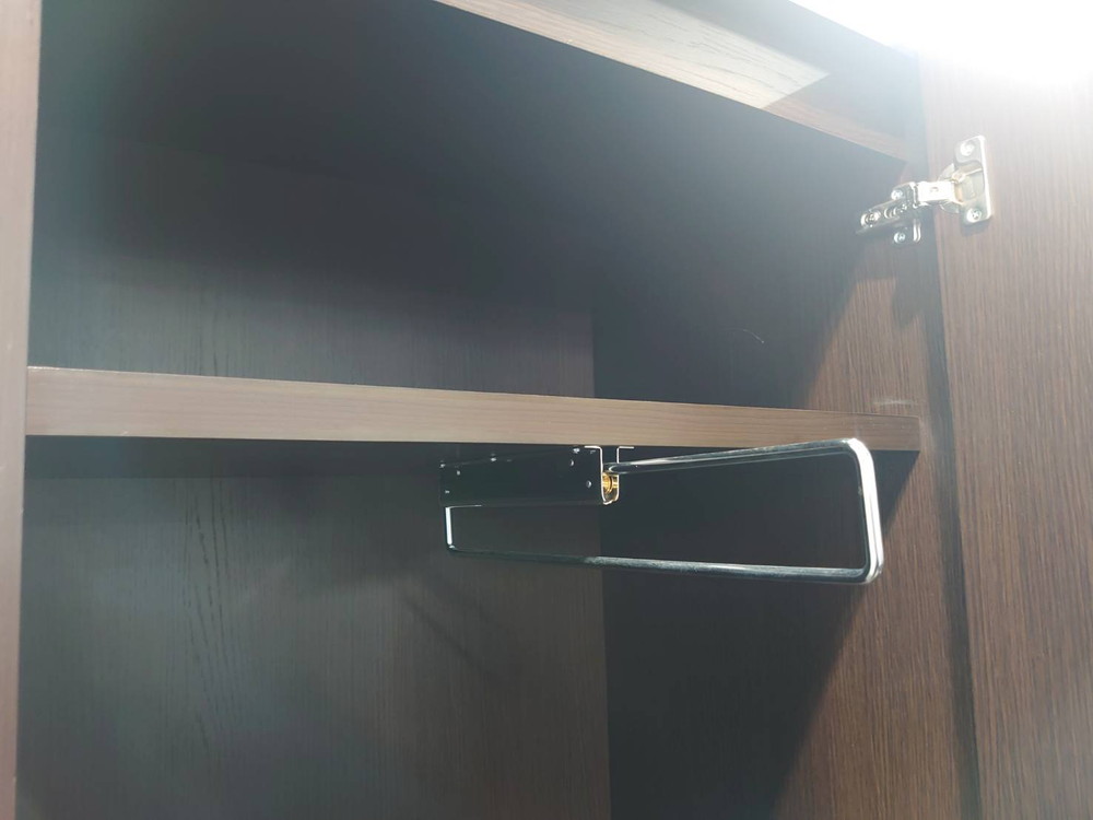 【送料無料 東京地区限定】 役員家具4点セット ガラス書庫 ワードローブ 両開き書庫×2台【中古オフィス家具】【中古】 - 画像 (13)