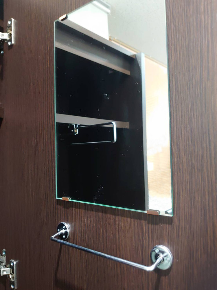 【送料無料 東京地区限定】 役員家具4点セット ガラス書庫 ワードローブ 両開き書庫×2台【中古オフィス家具】【中古】 - 画像 (14)