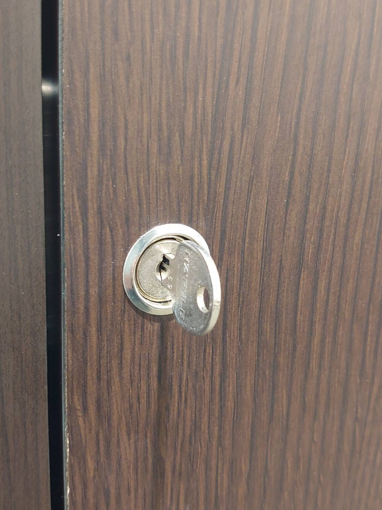 【送料無料 東京地区限定】 役員家具4点セット ガラス書庫 ワードローブ 両開き書庫×2台【中古オフィス家具】【中古】 - 画像 (15)