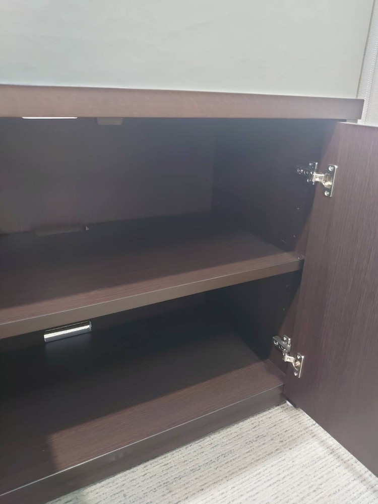 【送料無料 東京地区限定】 役員家具4点セット ガラス書庫 ワードローブ 両開き書庫×2台【中古オフィス家具】【中古】 - 画像 (8)