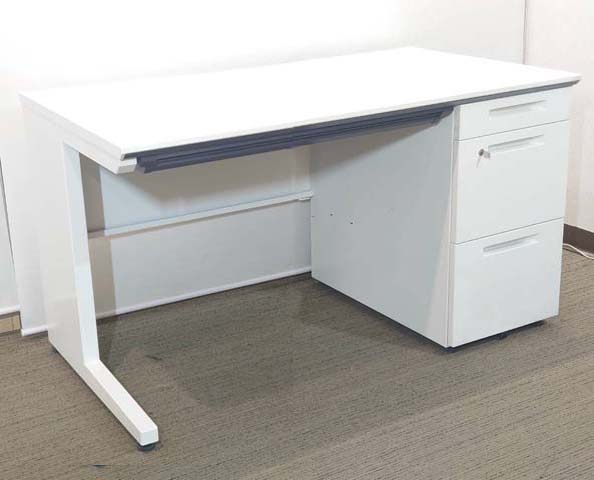 W1200×D700×H720 カギ付き コードホール付き 事務用デスク ワーキングデスク 机 つくえ コクヨ iSシリーズ 国産 片袖机 片袖デスク オフィスデスク 事務机 ワークデスク スチールデスク 事務デスク オフィス用デスク【中古オフィス家具】【中古】