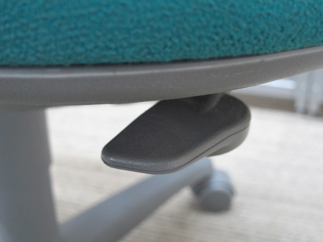 オフィスチェア 事務用チェア エグゼクティブチェア マネジメントチェア チェアー チェアウチダ ジャストチェア 国産 オフィスチェア デスクチェア 事務チェア キャスターチェア 事務イス ワークチェア 事務いす ワーキングチェア パソコンチェア 事務椅子【中古オフィス家具】【中古】 - 画像 (5)