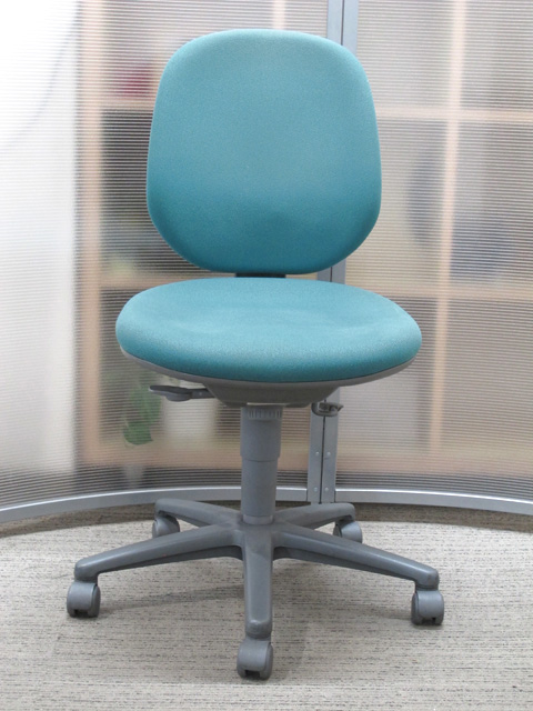 オフィスチェア 事務用チェア エグゼクティブチェア マネジメントチェア チェアー チェアウチダ ジャストチェア 国産 オフィスチェア デスクチェア 事務チェア キャスターチェア 事務イス ワークチェア 事務いす ワーキングチェア パソコンチェア 事務椅子【中古オフィス家具】【中古】 - 画像 (2)