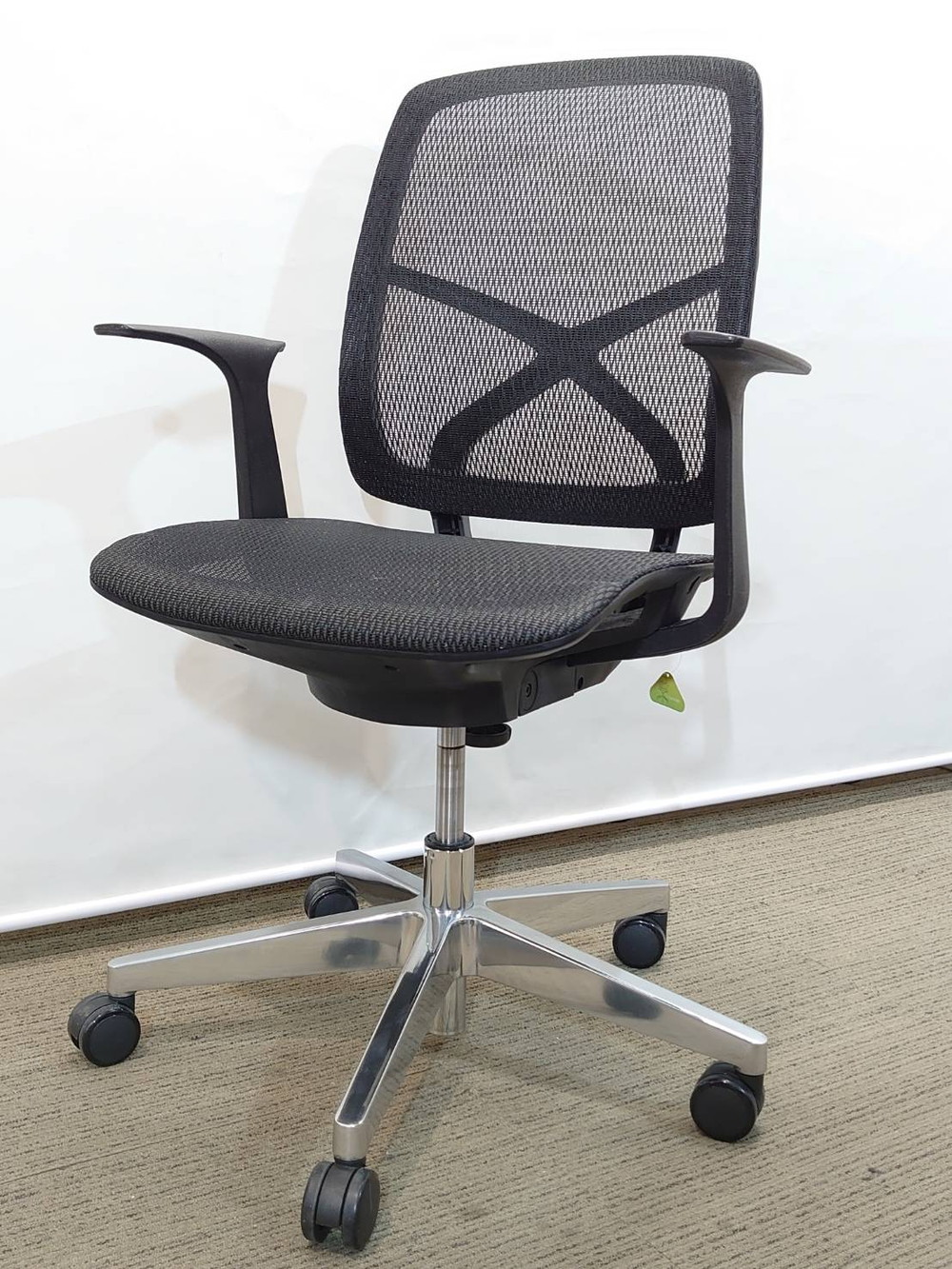【送料無料 地域限定】 オフィスチェア デスクチェア メッシュチェア 事務チェア キャスターチェア 事務イス PCチェア オフィスコム シンクス2 【中古オフィス家具】【中古】 - 画像 (2)