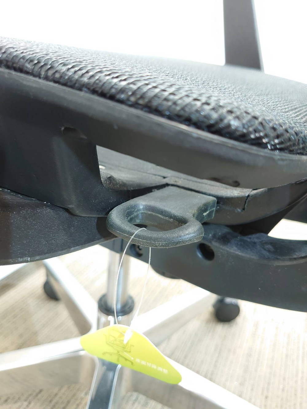 【送料無料 地域限定】 オフィスチェア デスクチェア メッシュチェア 事務チェア キャスターチェア 事務イス PCチェア オフィスコム シンクス2 【中古オフィス家具】【中古】 - 画像 (8)