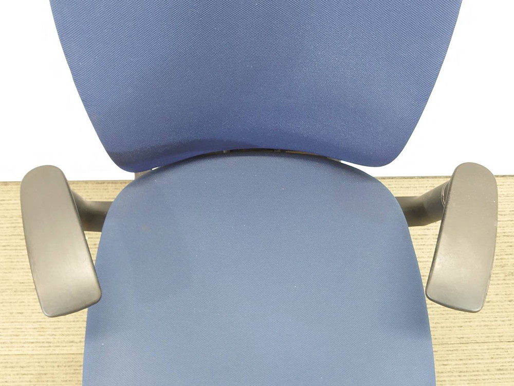 オフィスチェア デスクチェア 肘付き 事務チェア キャスターチェア 事務イス PCチェア イトーキ フルゴ 国産 【中古オフィス家具】【中古】 - 画像 (2)