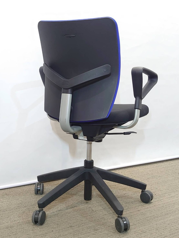 オフィスチェア デスクチェア エグゼクティブチェア キャスターチェア 肘付き PCチェア OAチェア ウチダ エポチェア 【中古オフィス家具】【中古】 - 画像 (2)