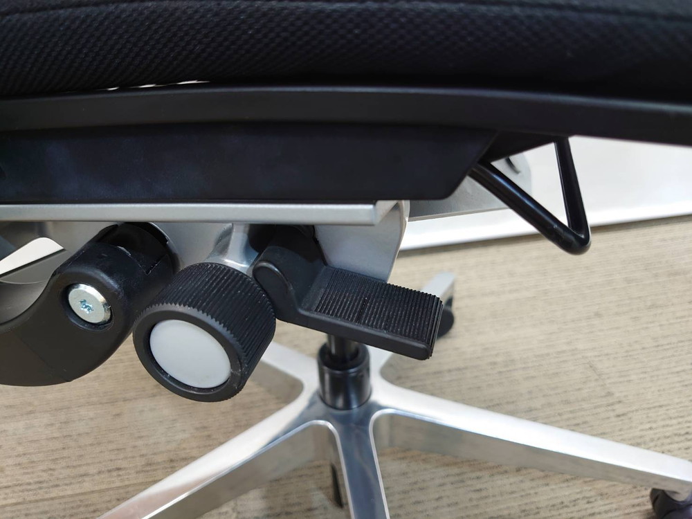 【送料無料 地域限定】 スチールケース Steelcase シンクチェア Think デスクチェア メッシュチェア オフィスチェア 事務チェア 肘付き【中古オフィス家具】【中古】 - 画像 (7)