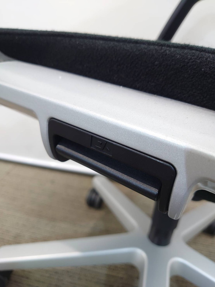 【送料無料 地域限定】 マネージメントチェア オフィスチェア デスクチェア 役員チェア ハイバック 肘付き エグゼクティブチェア 社長椅子 社長イス 役員椅子 コクヨ 【中古オフィス家具】【中古】 - 画像 (6)