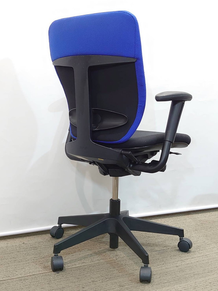 【送料無料 地域限定】 イトーキ プラオ オフィスチェア デスクチェア OAチェア PCチェア 事務チェア 肘付き キャスター付き 【中古オフィス家具】【中古】 - 画像 (3)